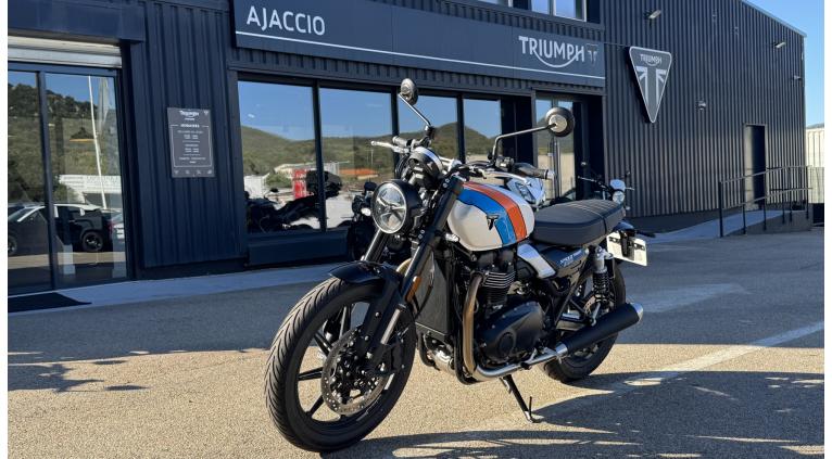 TRIUMPH SPEED TWIN 900